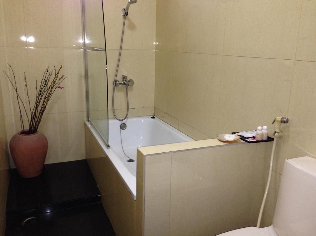 Classique Inn Yangon Dış mekan fotoğraf