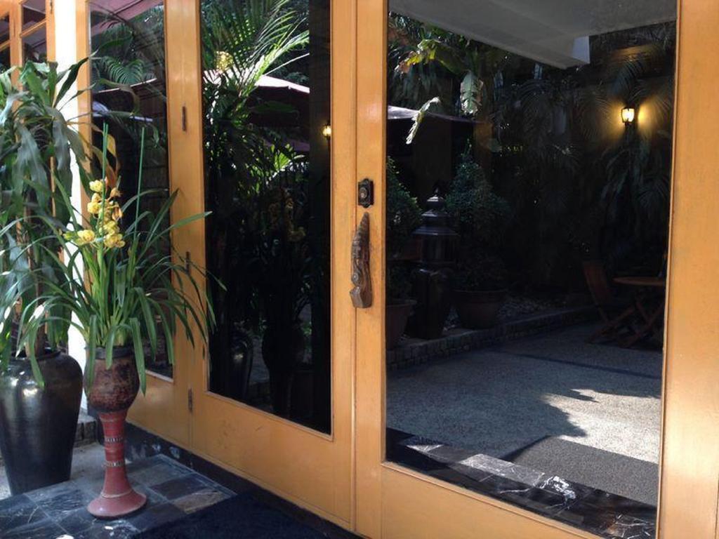 Classique Inn Yangon Dış mekan fotoğraf
