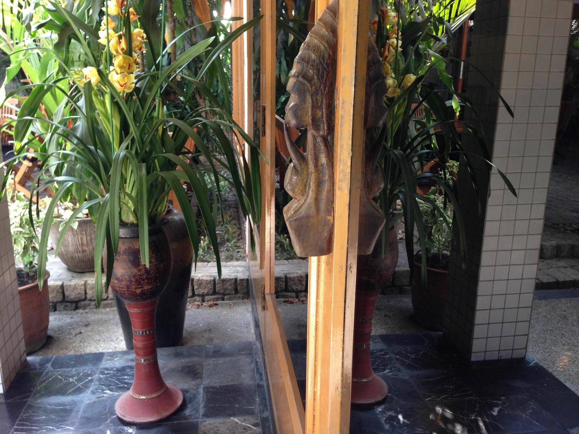 Classique Inn Yangon Dış mekan fotoğraf